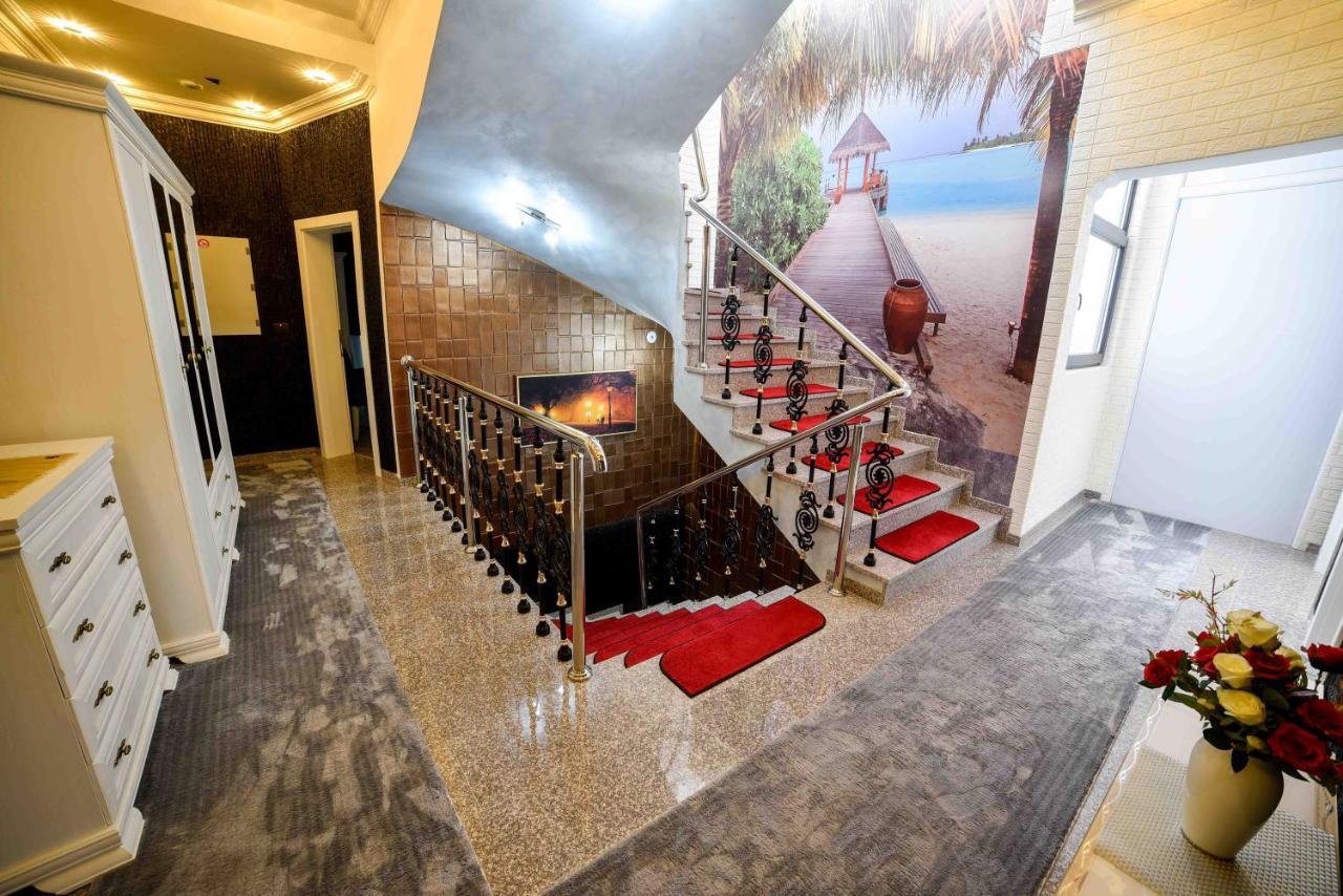 Hotel Palace Велика-Кладуша Экстерьер фото