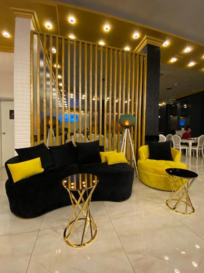 Hotel Palace Велика-Кладуша Экстерьер фото