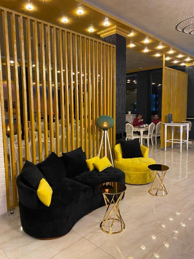 Hotel Palace Велика-Кладуша Экстерьер фото