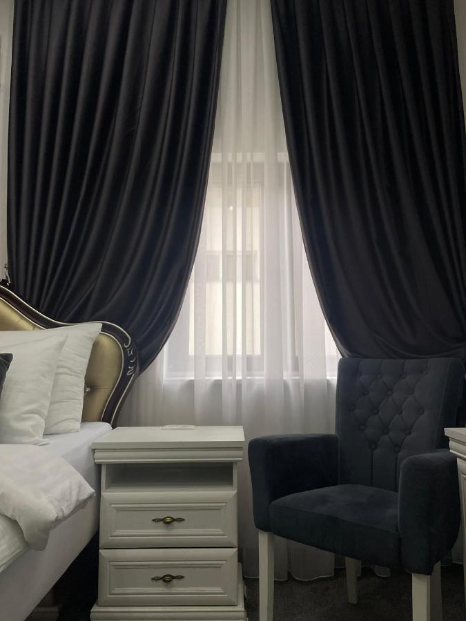 Hotel Palace Велика-Кладуша Экстерьер фото