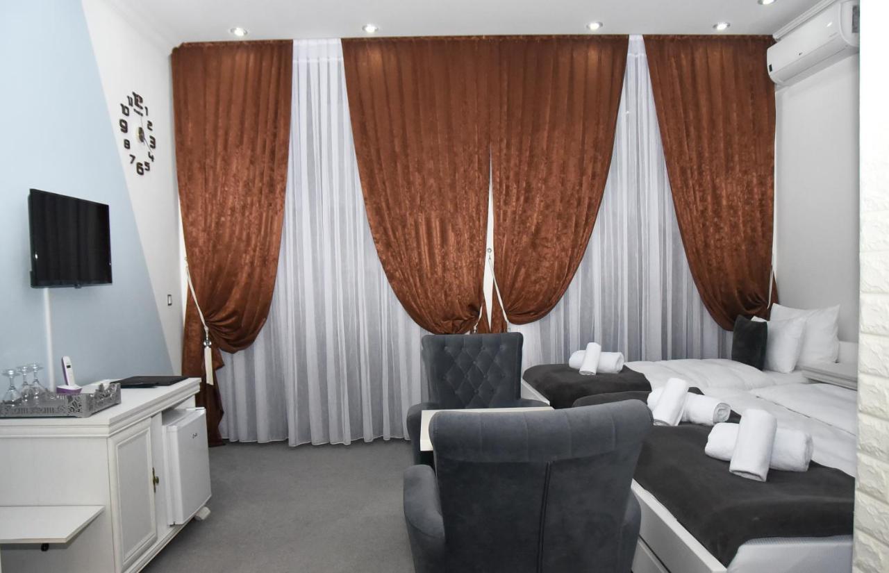 Hotel Palace Велика-Кладуша Экстерьер фото