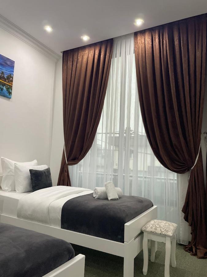 Hotel Palace Велика-Кладуша Экстерьер фото