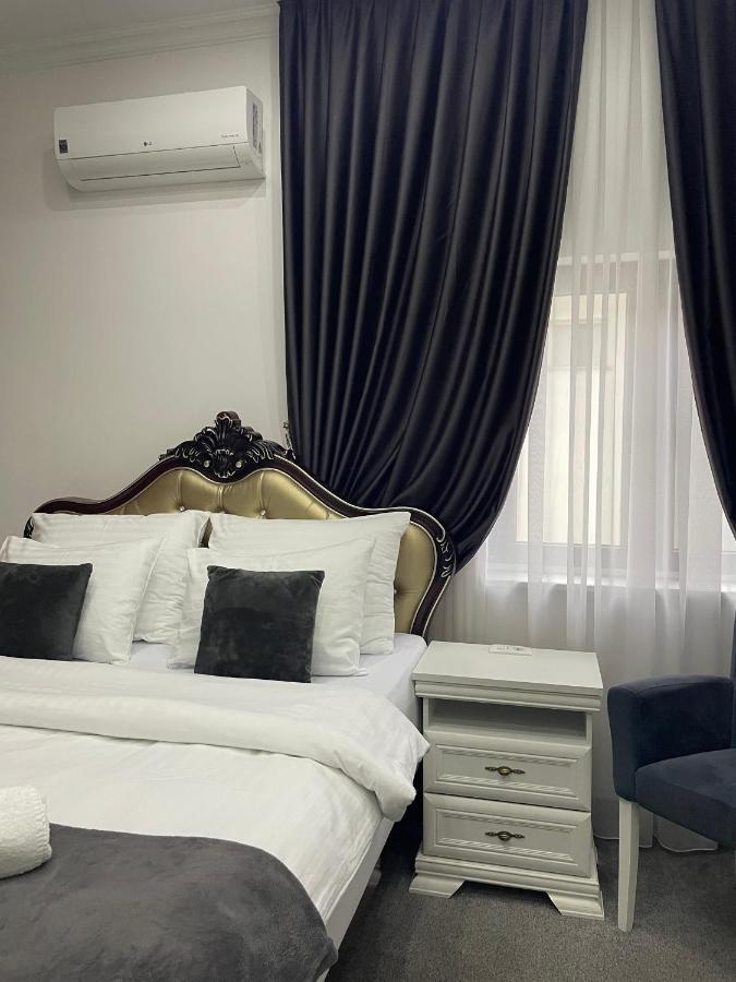 Hotel Palace Велика-Кладуша Экстерьер фото
