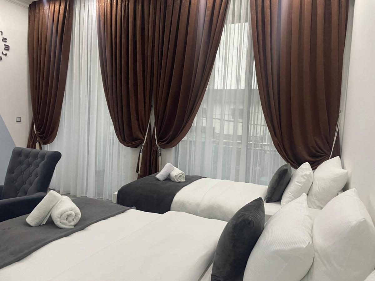 Hotel Palace Велика-Кладуша Экстерьер фото