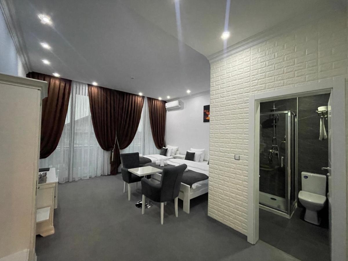Hotel Palace Велика-Кладуша Экстерьер фото
